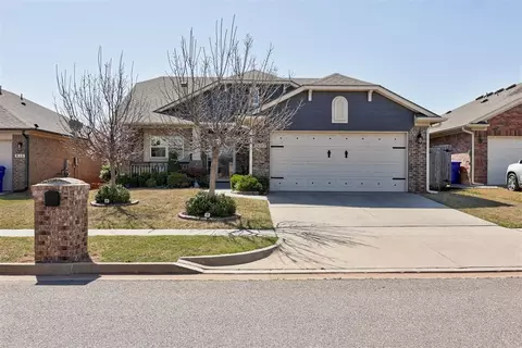 1002 Midland Valley St, Norman, OK 73069