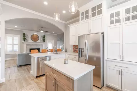 Kitchen - 1700 Pendleton Pl, Moore, OK 73160 photo 5 of 8