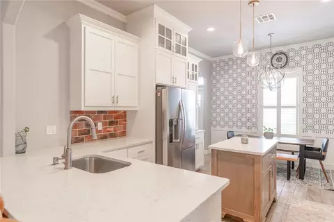 Kitchen - 1700 Pendleton Pl, Moore, OK 73160 photo 3 of 8