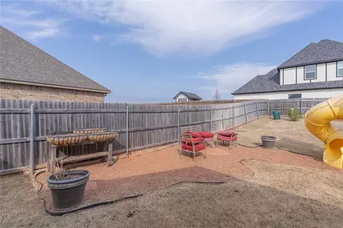 Exterior - 1700 Pendleton Pl, Moore, OK 73160 photo 5 of 10