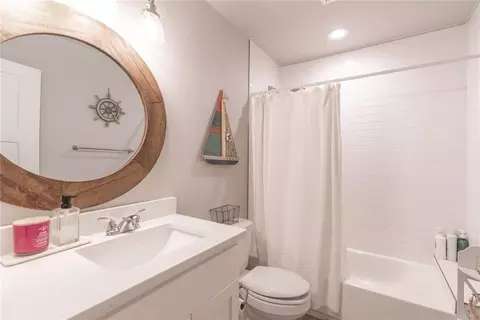 Bath - 1700 Pendleton Pl, Moore, OK 73160 photo 8 of 8