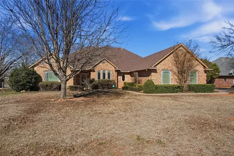 3304 Pondridge Rd, Chickasha, OK 73018