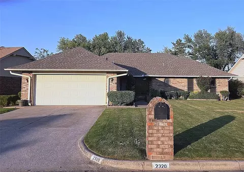 2320 Celina Dr, Midwest City, OK 73130