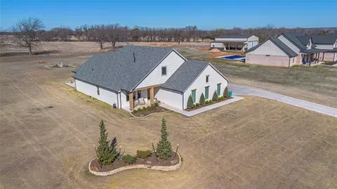 23059 Oaklawn Ave, Washington, OK 73093