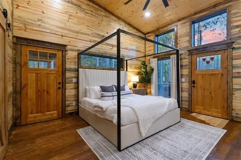 Bedroom - 453 Bear Pine Trl, Broken Bow, OK 74728 photo 1 of 10