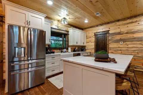Kitchen - 453 Bear Pine Trl, Broken Bow, OK 74728 photo 2 of 3