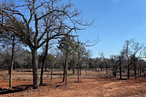 1956 Chakos Way, Guthrie, OK 73044
