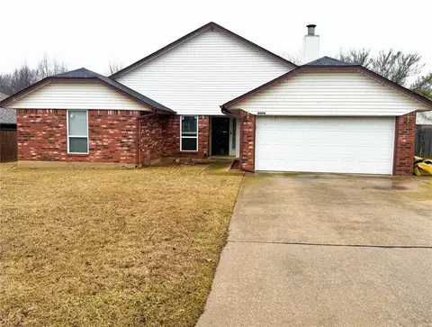 12004 Hollyrock Dr, Yukon, OK 73099