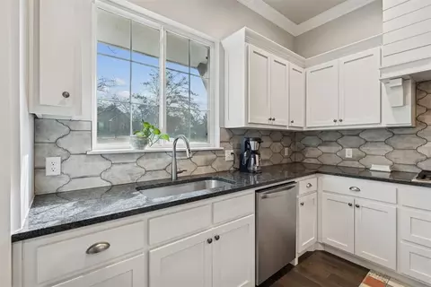Kitchen - 3475 Turtle Hl, Guthrie, OK 73044 photo 2 of 3