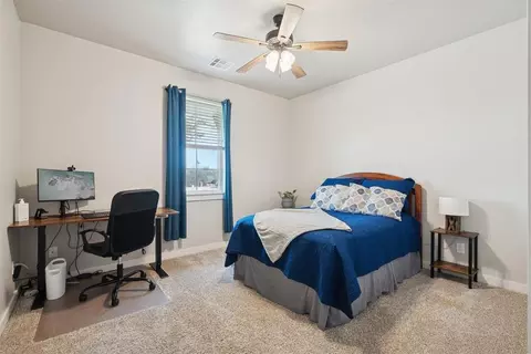 Bedroom - 3475 Turtle Hl, Guthrie, OK 73044 photo 4 of 5