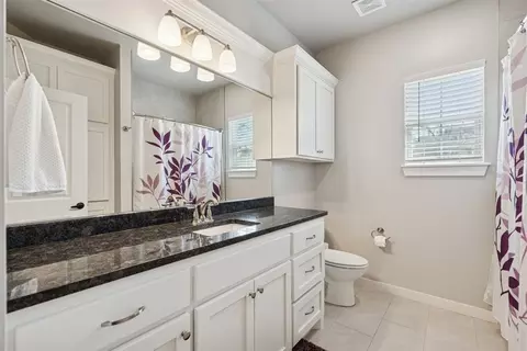Bath - 3475 Turtle Hl, Guthrie, OK 73044 photo 5 of 6