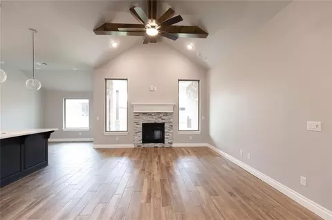 9312 NW 119th St, Yukon, OK 73099