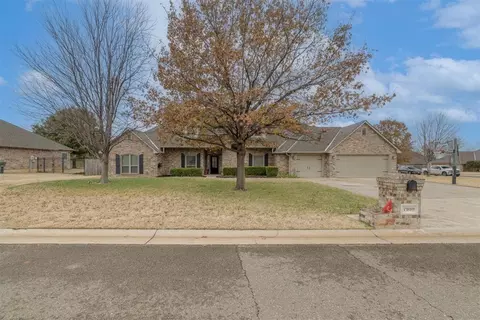 7969 Lindsay Ln, Edmond, OK 73025