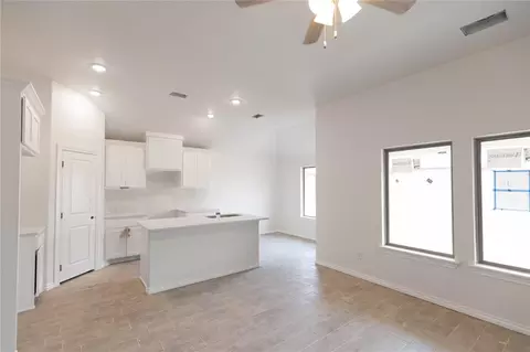 9204 NW 119th St, Yukon, OK 73099