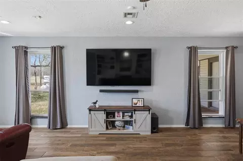 Living - 319 E Cedar Dr, Tuttle, OK 73089 photo 1 of 1