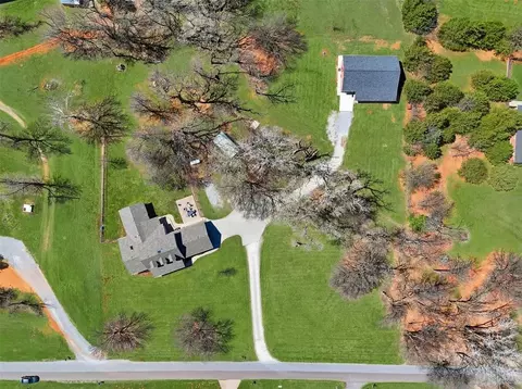 View/Area - 319 E Cedar Dr, Tuttle, OK 73089 photo 6 of 7
