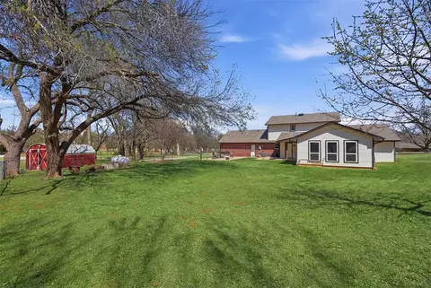Exterior - 319 E Cedar Dr, Tuttle, OK 73089 photo 3 of 6
