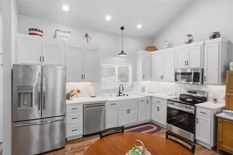 Kitchen - 319 E Cedar Dr, Tuttle, OK 73089 photo 4 of 5