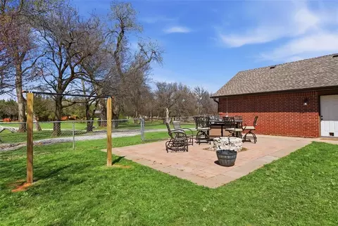 Exterior - 319 E Cedar Dr, Tuttle, OK 73089 photo 4 of 6