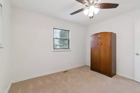 Bedroom - 712 E 27th Pl, Edmond, OK 73013 photo 5 of 9