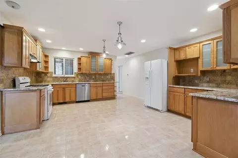 Kitchen - 712 E 27th Pl, Edmond, OK 73013 photo 1 of 5