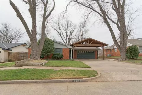 712 E 27th Pl, Edmond, OK 73013