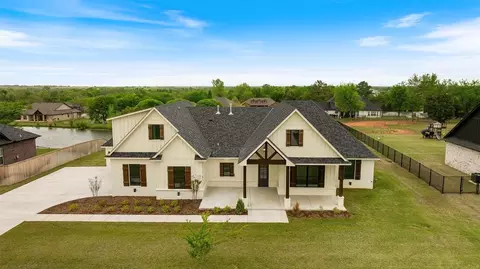 10140 Oakwood Dr, Edmond, OK 73025