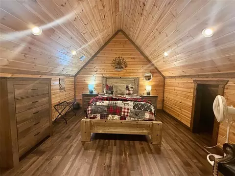 Bedroom - 8 Valor Ct, Broken Bow, OK 74728 photo 5 of 6
