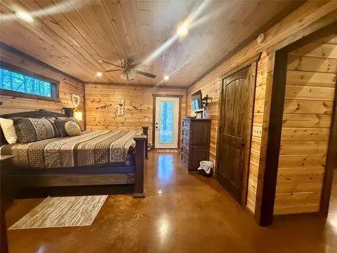 Bedroom - 8 Valor Ct, Broken Bow, OK 74728 photo 4 of 6