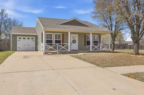 15501 Lilly Garden Ln, Oklahoma City, OK 73170