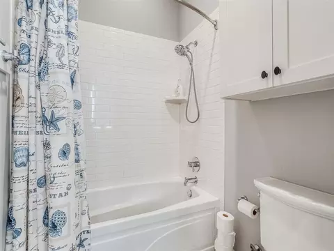 Bath - 30 Park St #C, Carlton Landing, OK 74432 photo 4 of 6