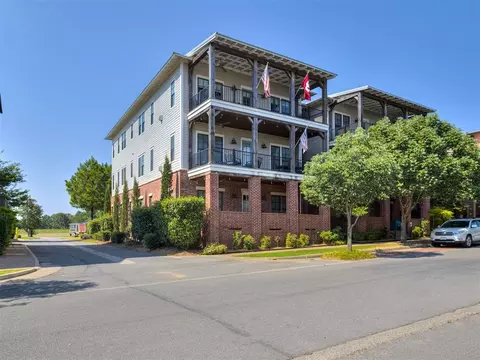 30 Park St #C, Carlton Landing, OK 74432