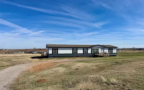 2677 County Street 2856, Chickasha, OK 73018
