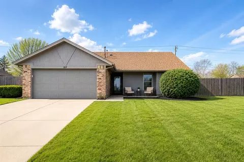 217 Czech Hall Pl, Yukon, OK 73099