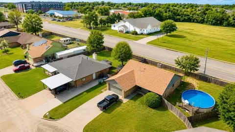 217 Czech Hall Pl, Yukon, OK 73099