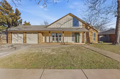 3604 Jim Robison Dr, Edmond, OK 73013