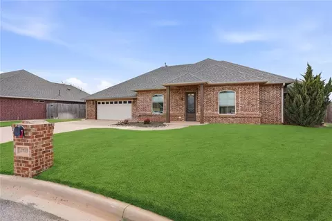 Exterior - 3713 Regal Dr, Altus, OK 73521 photo 2 of 6