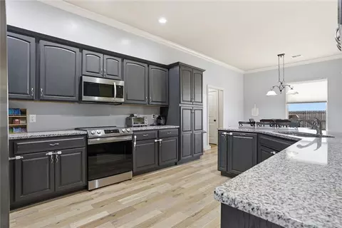 Kitchen - 3713 Regal Dr, Altus, OK 73521 photo 1 of 4