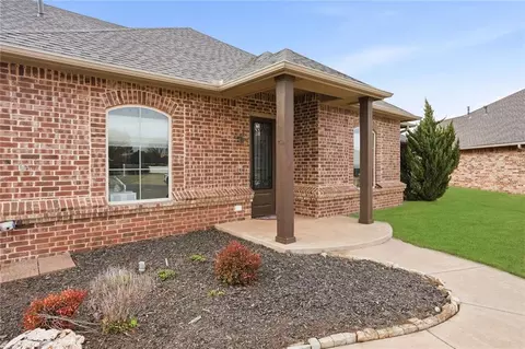 Exterior - 3713 Regal Dr, Altus, OK 73521 photo 4 of 6