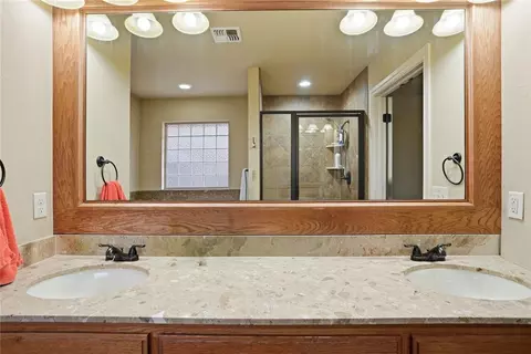 Bath - 3713 Regal Dr, Altus, OK 73521 photo 1 of 4
