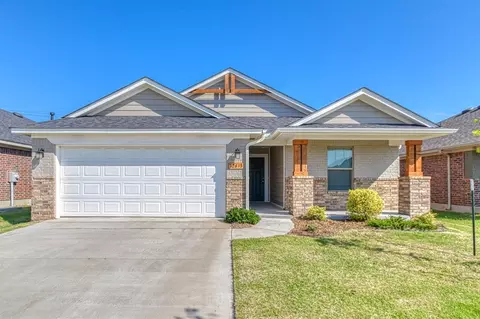 12613 NW 4th St, Yukon, OK 73099