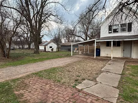 Exterior - 521 E Vilas Ave, Guthrie, OK 73044 photo 1 of 1