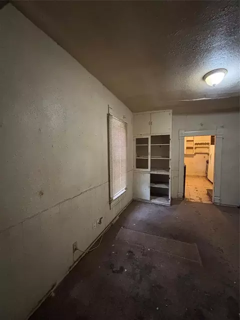 Living - 521 E Vilas Ave, Guthrie, OK 73044 photo 1 of 1