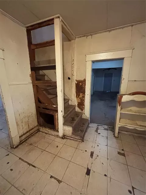 Entry Way - 521 E Vilas Ave, Guthrie, OK 73044 photo 1 of 1