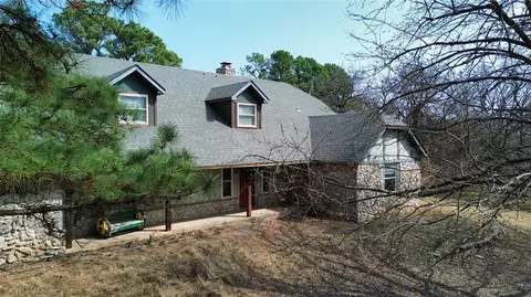 6704 Hidden Hills Dr, Edmond, OK 73034