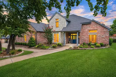 1412 Hunters Creek Rd, Edmond, OK 73003