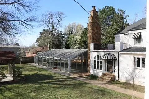 511 S 9th St, Clinton, OK 73601