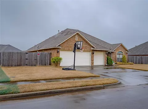 13801 Robinson Ct, Oklahoma City, OK 73170