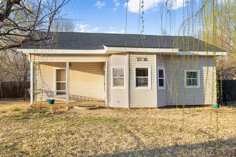 1305 W 6th St, Elk City, OK 73644
