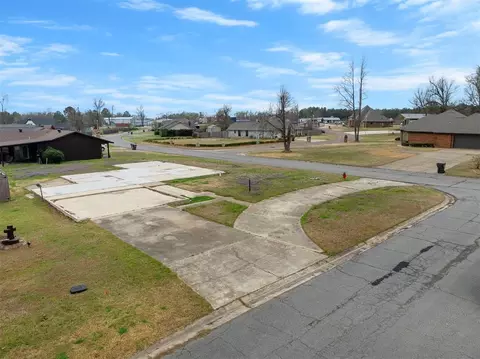 102 Banbury Ln, Idabel, OK 74745